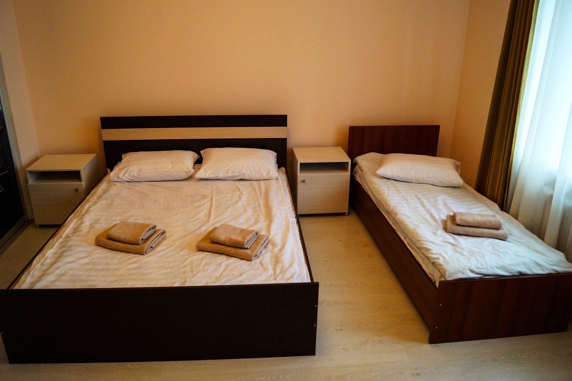 Hostel Nice Travel Astana Buitenkant foto