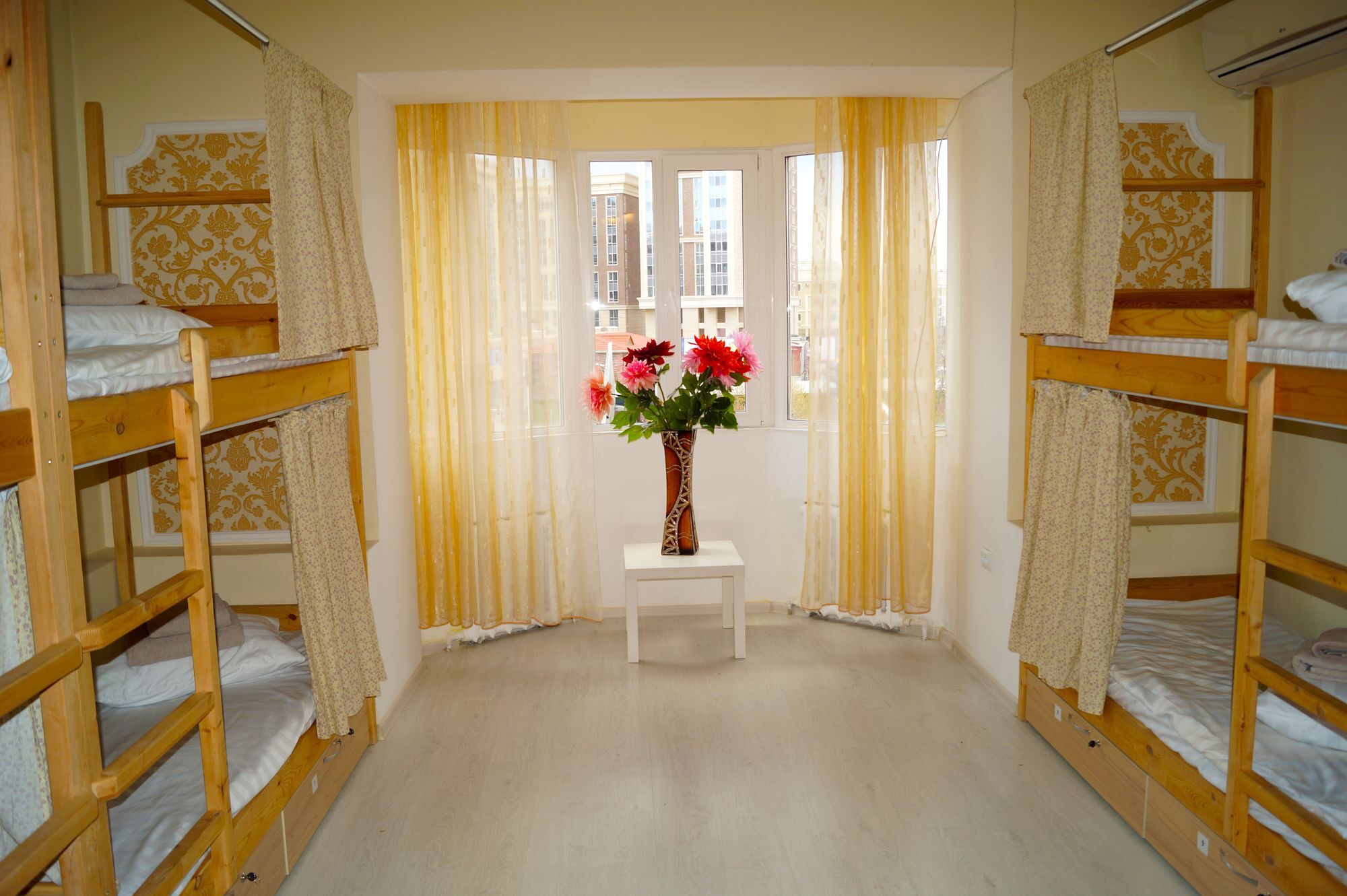 Hostel Nice Travel Astana Buitenkant foto
